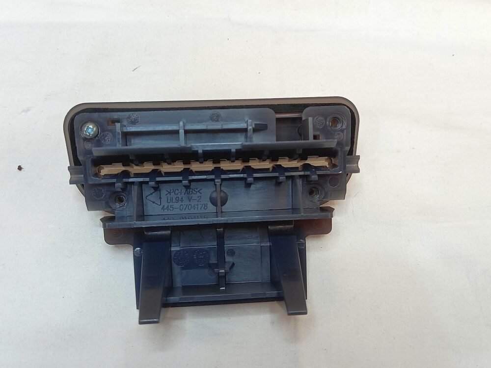 NCR RECEIPT EXIT MOULDING REAR PN: 445-0704178, 4450704178