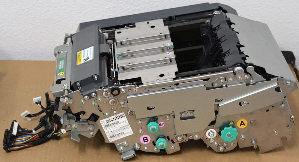 Diebold Universal Recycler-UP TS-M1U1 CASH SLOT SHUTTER TTW (UCSA) PN: 49-233126-000A, 49233126000A