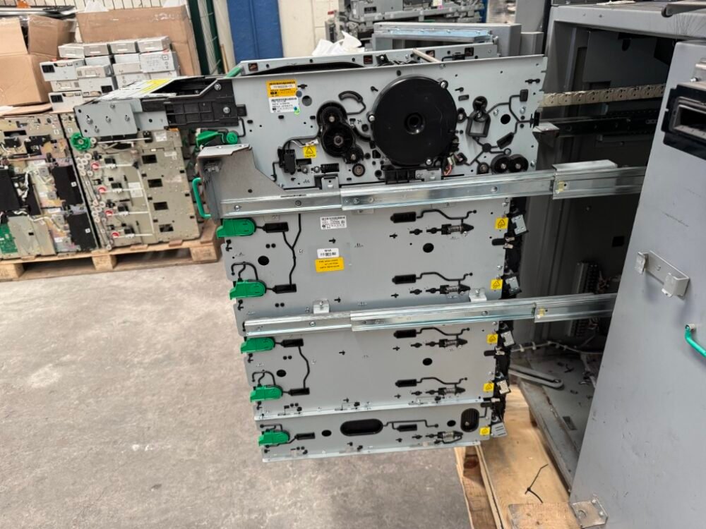 3933-5 Nautilus Hyosung Maquina Completa Monimax 7800I